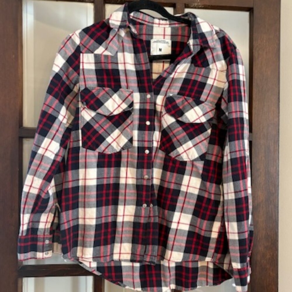 Zara Flannel Button-Down Shirt in Red Plaid, Size Medium
